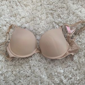 Pink bra. Never worn.